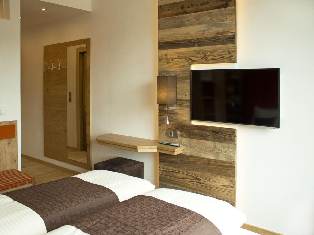 Alpenflair Hotel 부흐르 객실 사진
